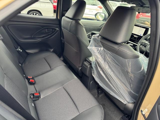 ヤリスクロス ハイブリッドＺ　メーカーＯＰ（特別色）／パノラミックビューＭ／前席シートヒーター／ＥＴＣ２．０／／８インチディスプレイオーディオ（Ａｐｐｌｅｃａｒｐｌａｙ／フルセグＴＶ／ＢＴ／ラジオ）／ＬＥＤヘッドライト（30枚目）