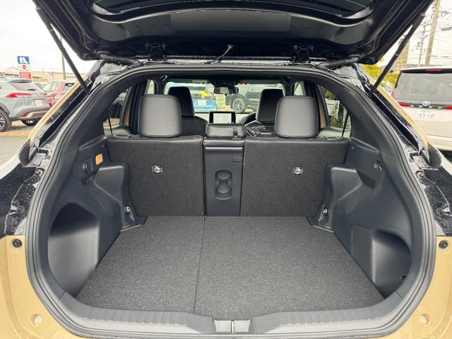 ヤリスクロス ハイブリッドＺ　メーカーＯＰ（特別色）／パノラミックビューＭ／前席シートヒーター／ＥＴＣ２．０／／８インチディスプレイオーディオ（Ａｐｐｌｅｃａｒｐｌａｙ／フルセグＴＶ／ＢＴ／ラジオ）／ＬＥＤヘッドライト（33枚目）