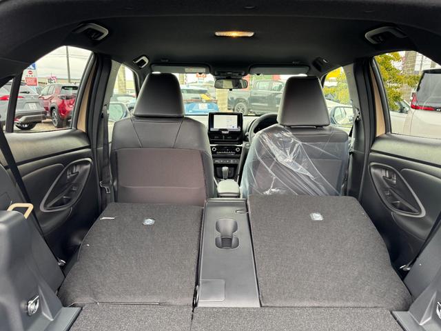 ヤリスクロス ハイブリッドＺ　メーカーＯＰ（特別色）／パノラミックビューＭ／前席シートヒーター／ＥＴＣ２．０／／８インチディスプレイオーディオ（Ａｐｐｌｅｃａｒｐｌａｙ／フルセグＴＶ／ＢＴ／ラジオ）／ＬＥＤヘッドライト（34枚目）