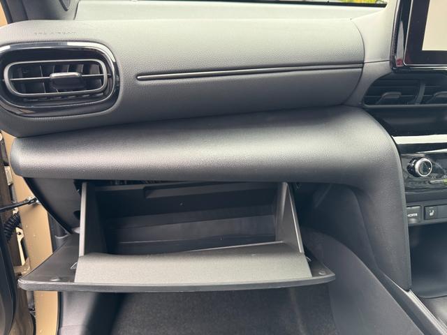 ヤリスクロス ハイブリッドＺ　メーカーＯＰ（特別色）／パノラミックビューＭ／前席シートヒーター／ＥＴＣ２．０／／８インチディスプレイオーディオ（Ａｐｐｌｅｃａｒｐｌａｙ／フルセグＴＶ／ＢＴ／ラジオ）／ＬＥＤヘッドライト（35枚目）