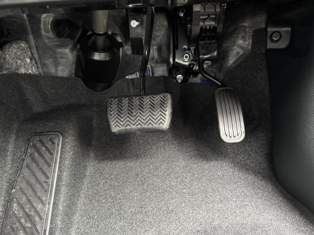 ヤリスクロス ハイブリッドＺ　メーカーＯＰ（特別色）／パノラミックビューＭ／前席シートヒーター／ＥＴＣ２．０／／８インチディスプレイオーディオ（Ａｐｐｌｅｃａｒｐｌａｙ／フルセグＴＶ／ＢＴ／ラジオ）／ＬＥＤヘッドライト（41枚目）