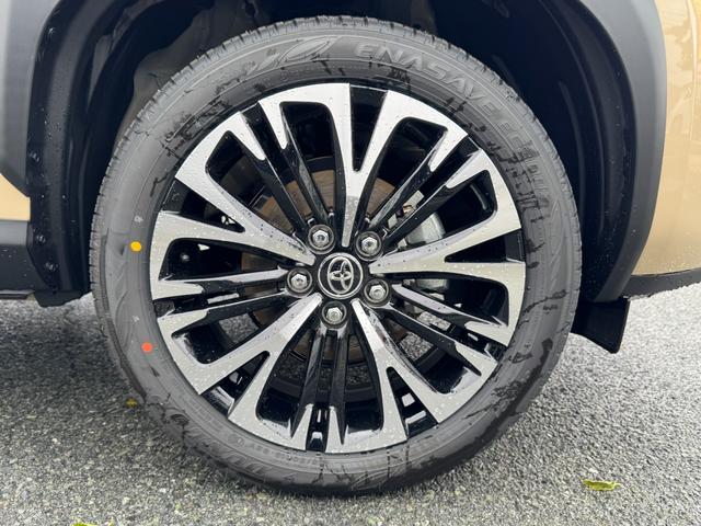 ヤリスクロス ハイブリッドＺ　メーカーＯＰ（特別色）／パノラミックビューＭ／前席シートヒーター／ＥＴＣ２．０／／８インチディスプレイオーディオ（Ａｐｐｌｅｃａｒｐｌａｙ／フルセグＴＶ／ＢＴ／ラジオ）／ＬＥＤヘッドライト（42枚目）