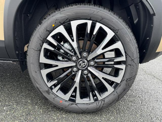 ヤリスクロス ハイブリッドＺ　メーカーＯＰ（特別色）／パノラミックビューＭ／前席シートヒーター／ＥＴＣ２．０／／８インチディスプレイオーディオ（Ａｐｐｌｅｃａｒｐｌａｙ／フルセグＴＶ／ＢＴ／ラジオ）／ＬＥＤヘッドライト（44枚目）