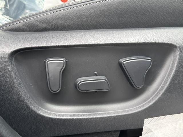 ヤリスクロス ハイブリッドＺ　メーカーＯＰ（特別色）／パノラミックビューＭ／前席シートヒーター／ＥＴＣ２．０／／８インチディスプレイオーディオ（Ａｐｐｌｅｃａｒｐｌａｙ／フルセグＴＶ／ＢＴ／ラジオ）／ＬＥＤヘッドライト（47枚目）