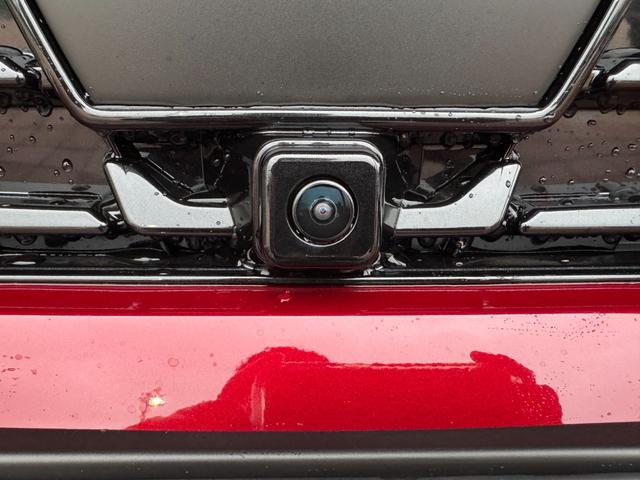 ヤリスクロス ハイブリッドＺ　メーカーＯＰ（特別色）／パノラミックビューＭ／前席シートヒーター／８インチＤオーディオ（フルセグＴＶ・Ａｐｐｌｅ　Ｃａｒｐｌａｙ・ナビ・ＢＴ）／ＥＴＣ２．０／ステアリングヒーター／オートハイビーム（34枚目）