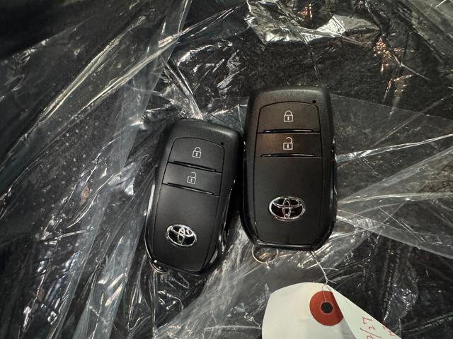 ヤリスクロス ハイブリッドＺ　メーカーＯＰ（特別色）／パノラミックビューＭ／前席シートヒーター／８インチＤオーディオ（フルセグＴＶ・Ａｐｐｌｅ　Ｃａｒｐｌａｙ・ナビ・ＢＴ）／ＥＴＣ２．０／ステアリングヒーター／オートハイビーム（44枚目）