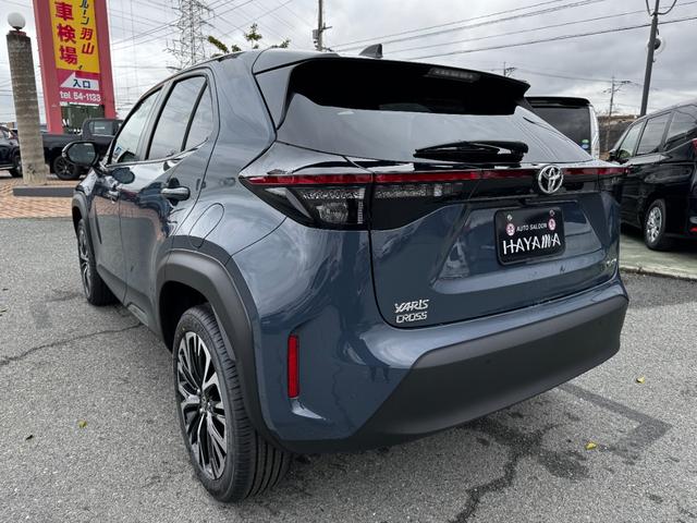 ヤリスクロス ハイブリッドZ メーカーOP(特別色)/パノラミックビューM/BSM/前席シートヒーター/8インチDオーディオ(フルセグTV・Apple Carplay・ナビ・BT)/ステアリングヒーター/ETC2.0/スマートキー(7枚目)