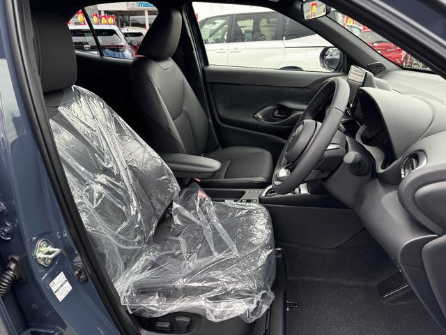 ヤリスクロス ハイブリッドZ メーカーOP(特別色)/パノラミックビューM/BSM/前席シートヒーター/8インチDオーディオ(フルセグTV・Apple Carplay・ナビ・BT)/ステアリングヒーター/ETC2.0/スマートキー(12枚目)