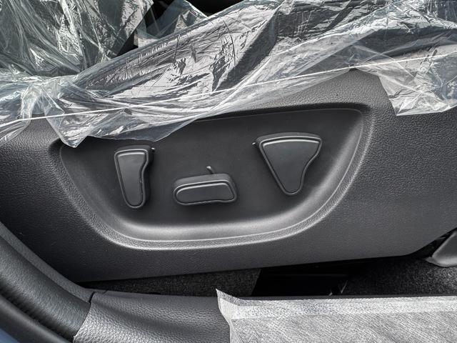 ヤリスクロス ハイブリッドZ メーカーOP(特別色)/パノラミックビューM/BSM/前席シートヒーター/8インチDオーディオ(フルセグTV・Apple Carplay・ナビ・BT)/ステアリングヒーター/ETC2.0/スマートキー(13枚目)