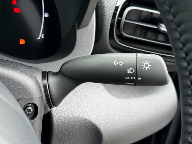 ヤリスクロス ハイブリッドZ メーカーOP(特別色)/パノラミックビューM/BSM/前席シートヒーター/8インチDオーディオ(フルセグTV・Apple Carplay・ナビ・BT)/ステアリングヒーター/ETC2.0/スマートキー(16枚目)