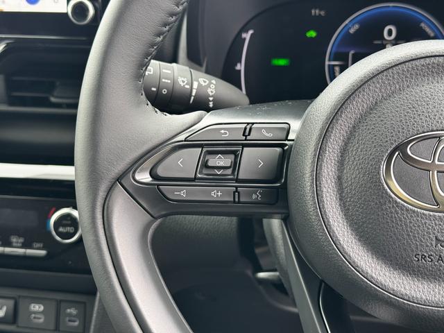 ヤリスクロス ハイブリッドZ メーカーOP(特別色)/パノラミックビューM/BSM/前席シートヒーター/8インチDオーディオ(フルセグTV・Apple Carplay・ナビ・BT)/ステアリングヒーター/ETC2.0/スマートキー(18枚目)