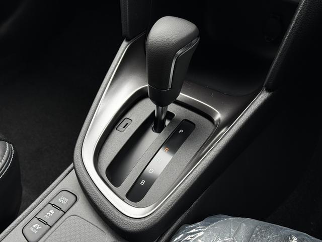 ヤリスクロス ハイブリッドZ メーカーOP(特別色)/パノラミックビューM/BSM/前席シートヒーター/8インチDオーディオ(フルセグTV・Apple Carplay・ナビ・BT)/ステアリングヒーター/ETC2.0/スマートキー(30枚目)