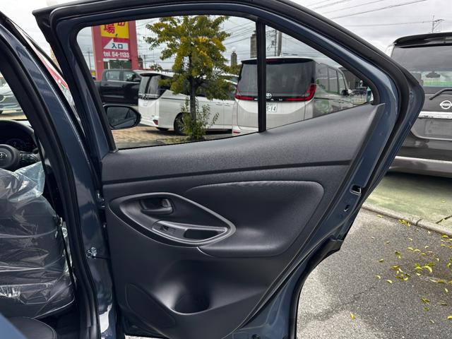 ヤリスクロス ハイブリッドZ メーカーOP(特別色)/パノラミックビューM/BSM/前席シートヒーター/8インチDオーディオ(フルセグTV・Apple Carplay・ナビ・BT)/ステアリングヒーター/ETC2.0/スマートキー(34枚目)