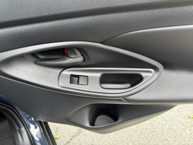 ヤリスクロス ハイブリッドZ メーカーOP(特別色)/パノラミックビューM/BSM/前席シートヒーター/8インチDオーディオ(フルセグTV・Apple Carplay・ナビ・BT)/ステアリングヒーター/ETC2.0/スマートキー(35枚目)