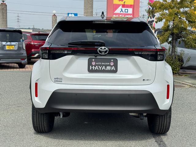 ヤリスクロス 　メーカーＯＰ（特別色）／パノラミックビューＭ／前席シートヒーター／８インチＤオーディオ（フルセグＴＶ・Ａｐｐｌｅ　Ｃａｒｐｌａｙ・ナビ・ＢＴ）／ステアリングヒーター／オートハイビーム／スマートキー（6枚目）