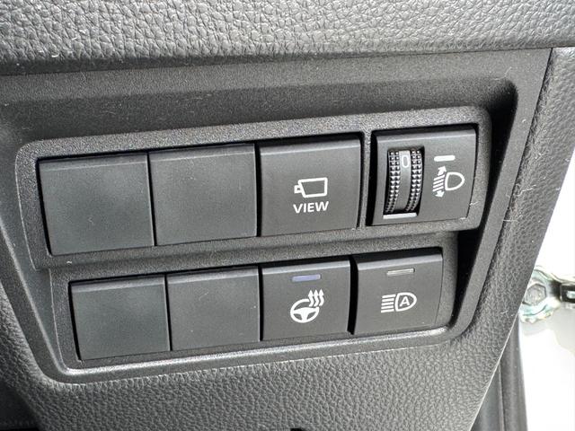 ヤリスクロス 　メーカーＯＰ（特別色）／パノラミックビューＭ／前席シートヒーター／８インチＤオーディオ（フルセグＴＶ・Ａｐｐｌｅ　Ｃａｒｐｌａｙ・ナビ・ＢＴ）／ステアリングヒーター／オートハイビーム／スマートキー（17枚目）