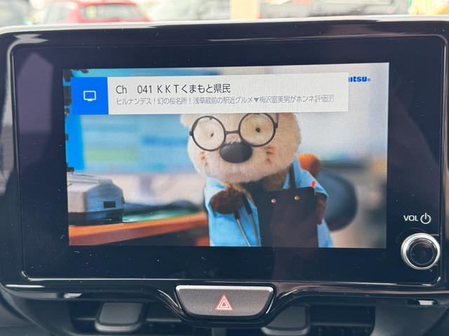 ヤリスクロス 　メーカーＯＰ（特別色）／パノラミックビューＭ／前席シートヒーター／８インチＤオーディオ（フルセグＴＶ・Ａｐｐｌｅ　Ｃａｒｐｌａｙ・ナビ・ＢＴ）／ステアリングヒーター／オートハイビーム／スマートキー（22枚目）