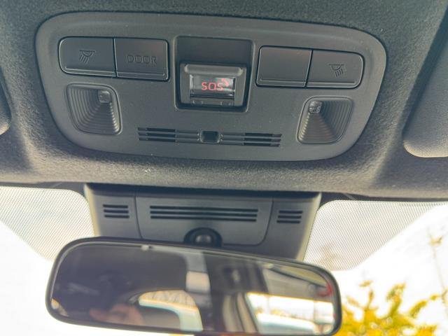 ヤリスクロス 　メーカーＯＰ（特別色）／パノラミックビューＭ／前席シートヒーター／８インチＤオーディオ（フルセグＴＶ・Ａｐｐｌｅ　Ｃａｒｐｌａｙ・ナビ・ＢＴ）／ステアリングヒーター／オートハイビーム／スマートキー（23枚目）