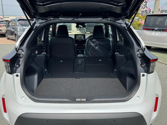 ヤリスクロス 　メーカーＯＰ（特別色）／パノラミックビューＭ／前席シートヒーター／８インチＤオーディオ（フルセグＴＶ・Ａｐｐｌｅ　Ｃａｒｐｌａｙ・ナビ・ＢＴ）／ステアリングヒーター／オートハイビーム／スマートキー（40枚目）