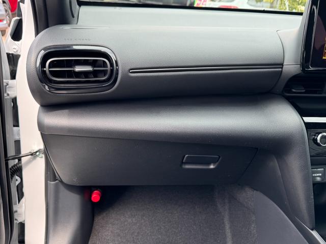 ヤリスクロス 　メーカーＯＰ（特別色）／パノラミックビューＭ／前席シートヒーター／８インチＤオーディオ（フルセグＴＶ・Ａｐｐｌｅ　Ｃａｒｐｌａｙ・ナビ・ＢＴ）／ステアリングヒーター／オートハイビーム／スマートキー（42枚目）