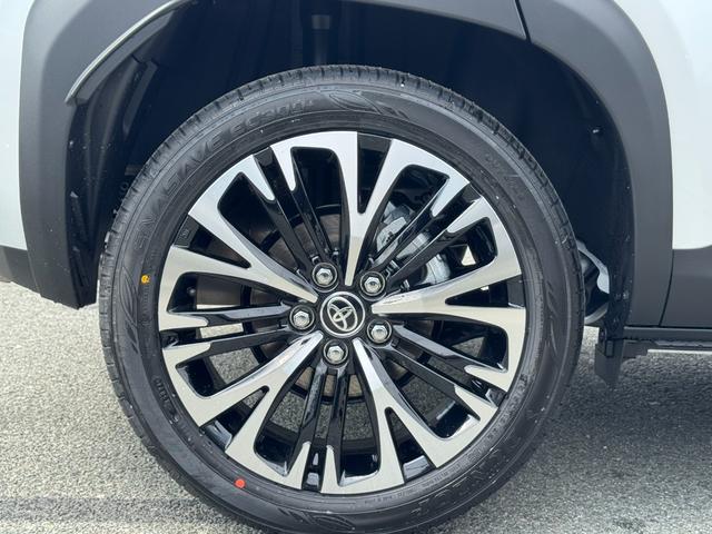 ヤリスクロス 　メーカーＯＰ（特別色）／パノラミックビューＭ／前席シートヒーター／８インチＤオーディオ（フルセグＴＶ・Ａｐｐｌｅ　Ｃａｒｐｌａｙ・ナビ・ＢＴ）／ステアリングヒーター／オートハイビーム／スマートキー（48枚目）