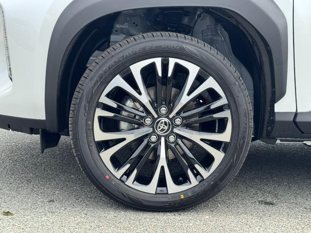 ヤリスクロス 　メーカーＯＰ（特別色）／パノラミックビューＭ／前席シートヒーター／８インチＤオーディオ（フルセグＴＶ・Ａｐｐｌｅ　Ｃａｒｐｌａｙ・ナビ・ＢＴ）／ステアリングヒーター／オートハイビーム／スマートキー（50枚目）