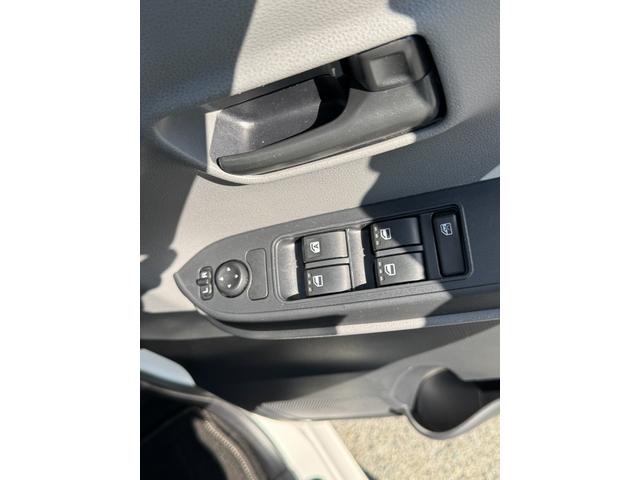 タント Ｌ　車いす固定装置／スロープ車／電動ウインチ（リモコン付）純正ナビ（フルセグＴＶ・ラジオ・Ｂｌｕｅｔｏｏｔｈオーディオ・ｉＰａｄ・ＣＤ・ＤＶＤ）バックカメラ／ドラレコ（前後）ステアリングスイッチ（12枚目）