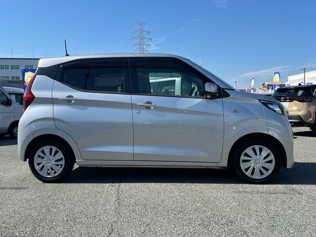 ｅＫワゴン Ｍ　純正オーディオ／ステアリングスイッチ／アイドリングストップ／セーフティーシールド／ライトレベライザー／オートライト／シートリフター／電格ミラー／前席シートヒーター／ドラレコ（前後）衝突軽減ブレーキ（4枚目）