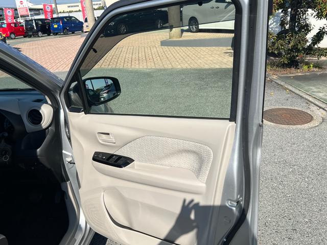 ｅＫワゴン Ｍ　純正オーディオ／ステアリングスイッチ／アイドリングストップ／セーフティーシールド／ライトレベライザー／オートライト／シートリフター／電格ミラー／前席シートヒーター／ドラレコ（前後）衝突軽減ブレーキ（10枚目）