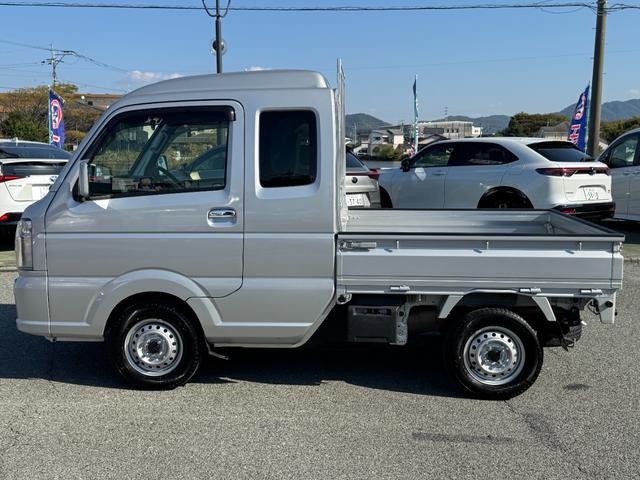 スーパーキャリイ Ｘ　社外ナビ（フルセグＴＶ／ＢＴ／ＣＤ／ＤＶＤ／ラジオ／ＳＤ）／車線逸脱警報／横滑り防止機能／キーレス／オートライト／ＥＴＣ／デュアルカメラブレーキ／荷台ゴムマット／パーキングセンサー／フォグランプ（8枚目）