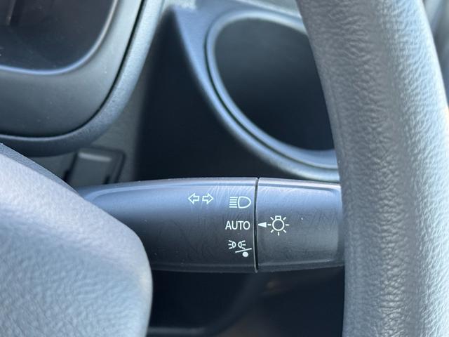 スーパーキャリイ Ｘ　社外ナビ（フルセグＴＶ／ＢＴ／ＣＤ／ＤＶＤ／ラジオ／ＳＤ）／車線逸脱警報／横滑り防止機能／キーレス／オートライト／ＥＴＣ／デュアルカメラブレーキ／荷台ゴムマット／パーキングセンサー／フォグランプ（16枚目）