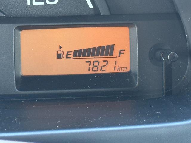 スーパーキャリイ Ｘ　社外ナビ（フルセグＴＶ／ＢＴ／ＣＤ／ＤＶＤ／ラジオ／ＳＤ）／車線逸脱警報／横滑り防止機能／キーレス／オートライト／ＥＴＣ／デュアルカメラブレーキ／荷台ゴムマット／パーキングセンサー／フォグランプ（18枚目）