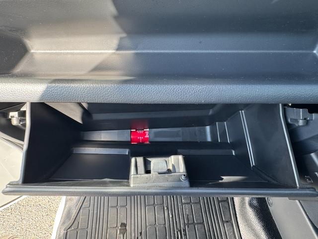 スーパーキャリイ Ｘ　社外ナビ（フルセグＴＶ／ＢＴ／ＣＤ／ＤＶＤ／ラジオ／ＳＤ）／車線逸脱警報／横滑り防止機能／キーレス／オートライト／ＥＴＣ／デュアルカメラブレーキ／荷台ゴムマット／パーキングセンサー／フォグランプ（34枚目）