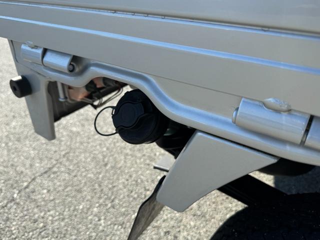 スーパーキャリイ Ｘ　社外ナビ（フルセグＴＶ／ＢＴ／ＣＤ／ＤＶＤ／ラジオ／ＳＤ）／車線逸脱警報／横滑り防止機能／キーレス／オートライト／ＥＴＣ／デュアルカメラブレーキ／荷台ゴムマット／パーキングセンサー／フォグランプ（36枚目）