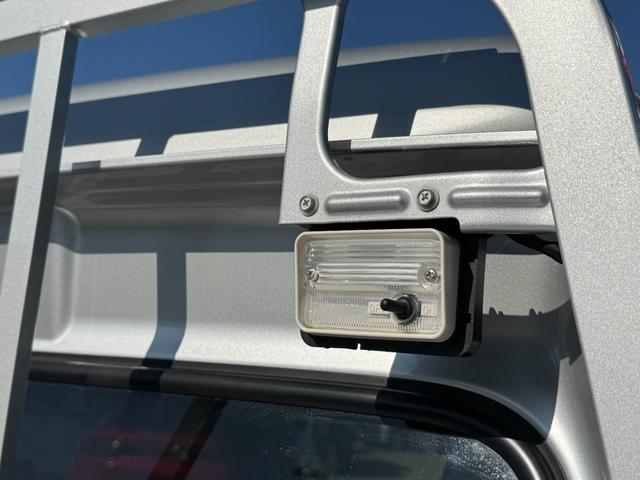 スーパーキャリイ Ｘ　社外ナビ（フルセグＴＶ／ＢＴ／ＣＤ／ＤＶＤ／ラジオ／ＳＤ）／車線逸脱警報／横滑り防止機能／キーレス／オートライト／ＥＴＣ／デュアルカメラブレーキ／荷台ゴムマット／パーキングセンサー／フォグランプ（40枚目）