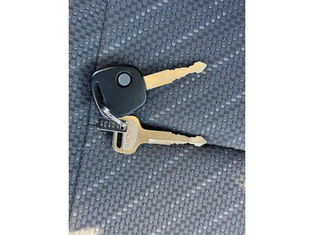 スーパーキャリイ Ｘ　社外ナビ（フルセグＴＶ／ＢＴ／ＣＤ／ＤＶＤ／ラジオ／ＳＤ）／車線逸脱警報／横滑り防止機能／キーレス／オートライト／ＥＴＣ／デュアルカメラブレーキ／荷台ゴムマット／パーキングセンサー／フォグランプ（51枚目）