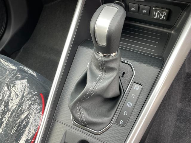 ライズ Ｚ　メーカーＯＰ（特別色・ＢＳＭ＋ＲＣＴＡ・ディスプレイオーディオＰＫＧ・パノラミックビューＰＫＧ）前席シートヒーター／電動パーキング／オートホールド／オートエアコン／フルＬＥＤヘッドライト（17枚目）