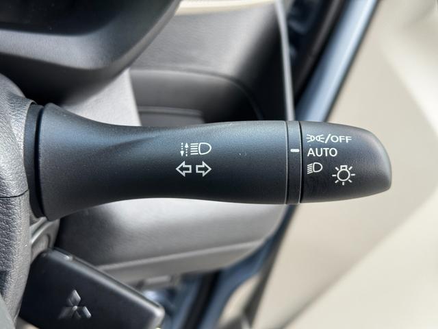 ｅＫワゴン Ｍ　オーディオ（ＣＤ・ＦＭ・ＡＭ・ＡＵＸ）ステアリングスイッチ／前席シートヒーター／オートライト／充電用ＵＳＢポート／キーレスエントリー／バックカメラ／アイドリングストップ／電格ミラー／ライトレベライザー（14枚目）