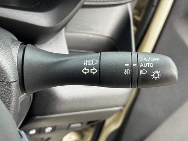 ｅＫクロス Ｇ　プレミアム　デジタルインナーミラー／全方位カメラ／クルーズコントロール／シートヒーター／タッチパネルオートエアコン／ＬＥＤヘッドライト／フォグランプ／電動パーキング／オートホールド／純正アルミホイール（14枚目）