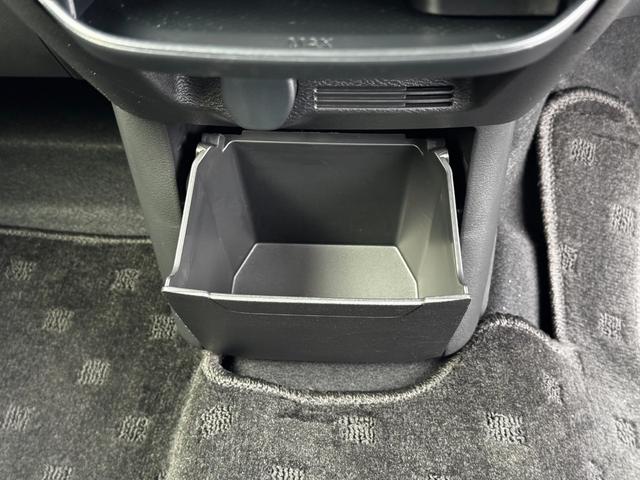 ｅＫクロス Ｇ　プレミアム　デジタルインナーミラー／全方位カメラ／クルーズコントロール／シートヒーター／タッチパネルオートエアコン／ＬＥＤヘッドライト／フォグランプ／電動パーキング／オートホールド／純正アルミホイール（23枚目）