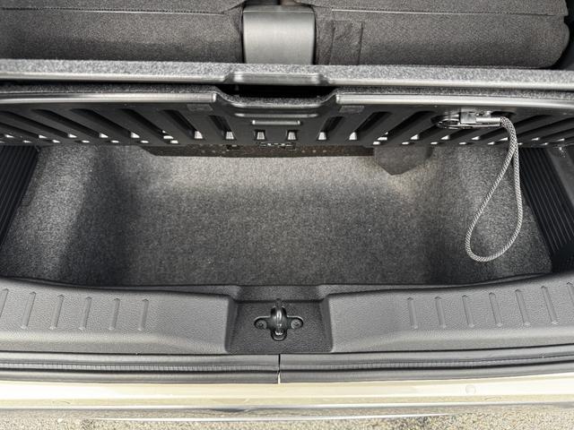 ｅＫクロス Ｇ　プレミアム　デジタルインナーミラー／全方位カメラ／クルーズコントロール／シートヒーター／タッチパネルオートエアコン／ＬＥＤヘッドライト／フォグランプ／電動パーキング／オートホールド／純正アルミホイール（32枚目）