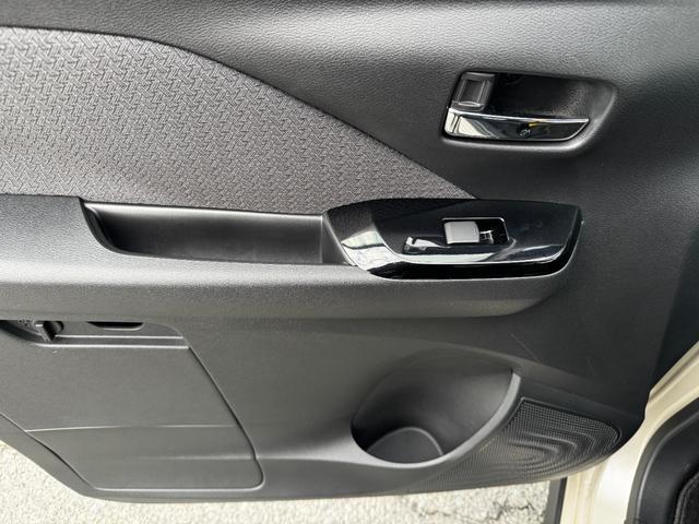 ｅＫクロス Ｇ　プレミアム　デジタルインナーミラー／全方位カメラ／クルーズコントロール／シートヒーター／タッチパネルオートエアコン／ＬＥＤヘッドライト／フォグランプ／電動パーキング／オートホールド／純正アルミホイール（36枚目）