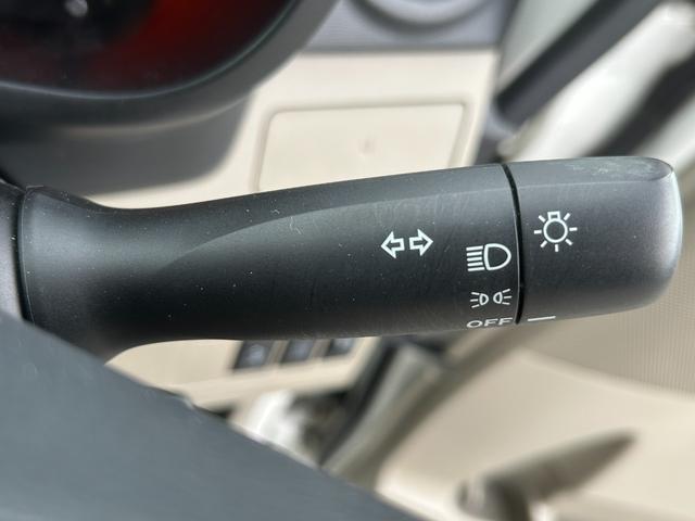 ムーヴ L SA キーレス/社外メモリーナビ(CN‐E200D)ワンセグ・CD・ラジオ/スマートアシスト/シートリフター/電格ミラー/アームレスト横滑り防止装置/衝突被害軽減ブレーキ/アイドリングストップ(16枚目)