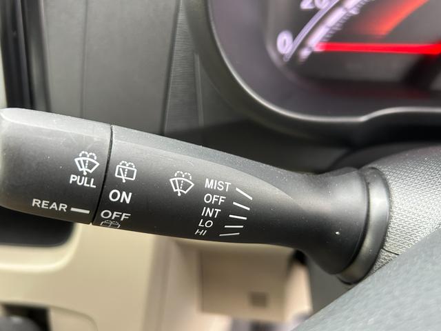 ムーヴ L SA キーレス/社外メモリーナビ(CN‐E200D)ワンセグ・CD・ラジオ/スマートアシスト/シートリフター/電格ミラー/アームレスト横滑り防止装置/衝突被害軽減ブレーキ/アイドリングストップ(17枚目)