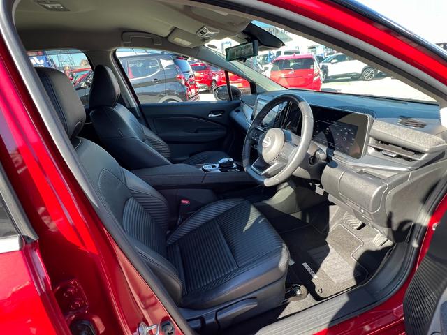 オーラ G レザーエディション 9インチ純正ナビ(フルセグ・BTオーディオ・HDMI・AM・FM)アラウンドビューモニター/インテリジェントルームミラー/LEDヘッドライト/オートエアコン/オートライト/ステアリングスイッチ(11枚目)