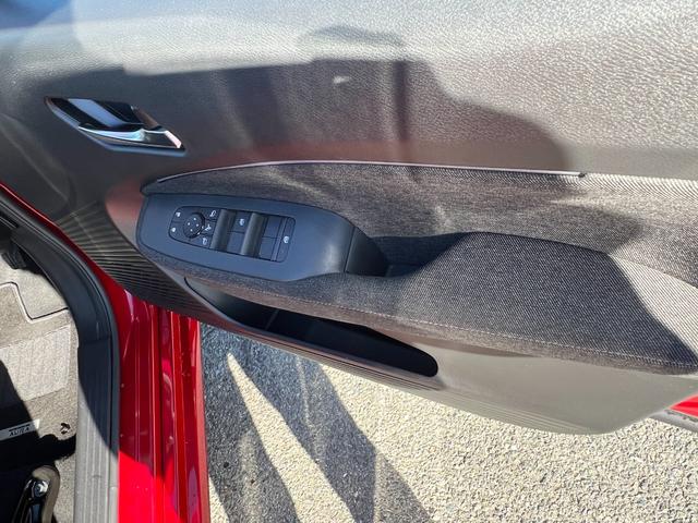 オーラ G レザーエディション 9インチ純正ナビ(フルセグ・BTオーディオ・HDMI・AM・FM)アラウンドビューモニター/インテリジェントルームミラー/LEDヘッドライト/オートエアコン/オートライト/ステアリングスイッチ(13枚目)