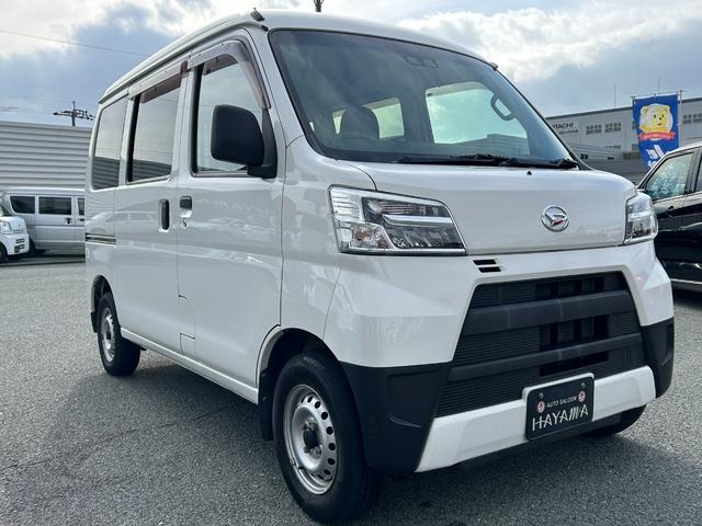 ハイゼットカーゴ ＤＸ　ＳＡＩＩＩ　ラジオ／キーフリー／衝突被害軽減ブレーキ／オートライト／横滑り防止装置／アイドリングストップ／スマートアシストＩＩＩ／ＬＥＤヘッドライト／リアパーキングセンサー／ライトレベライザー（3枚目）
