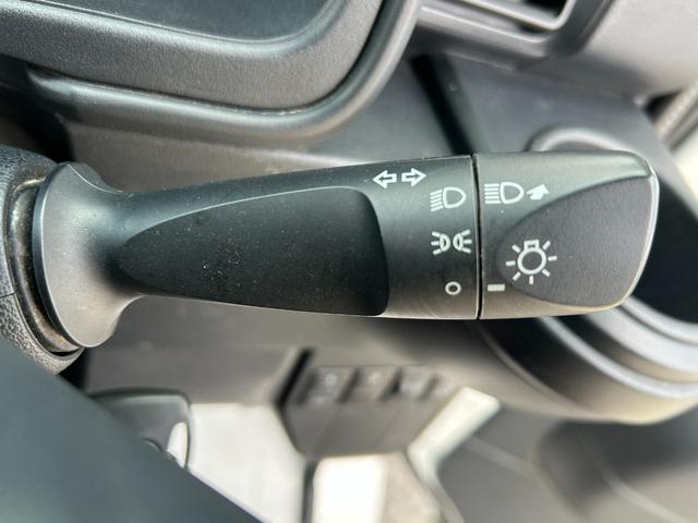 ハイゼットカーゴ ＤＸ　ＳＡＩＩＩ　ラジオ／キーフリー／衝突被害軽減ブレーキ／オートライト／横滑り防止装置／アイドリングストップ／スマートアシストＩＩＩ／ＬＥＤヘッドライト／リアパーキングセンサー／ライトレベライザー（12枚目）