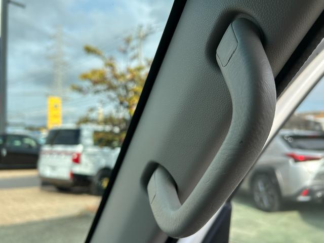 ハイゼットカーゴ ＤＸ　ＳＡＩＩＩ　ラジオ／キーフリー／衝突被害軽減ブレーキ／オートライト／横滑り防止装置／アイドリングストップ／スマートアシストＩＩＩ／ＬＥＤヘッドライト／リアパーキングセンサー／ライトレベライザー（22枚目）