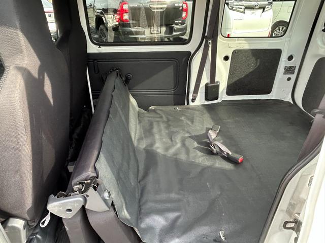 ハイゼットカーゴ ＤＸ　ＳＡＩＩＩ　ラジオ／キーフリー／衝突被害軽減ブレーキ／オートライト／横滑り防止装置／アイドリングストップ／スマートアシストＩＩＩ／ＬＥＤヘッドライト／リアパーキングセンサー／ライトレベライザー（29枚目）